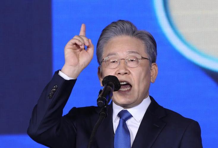 韩国总统李在明又双叒叕遭死亡威胁，这次凶手在社交平台连发五条帖子，公开宣称要在今