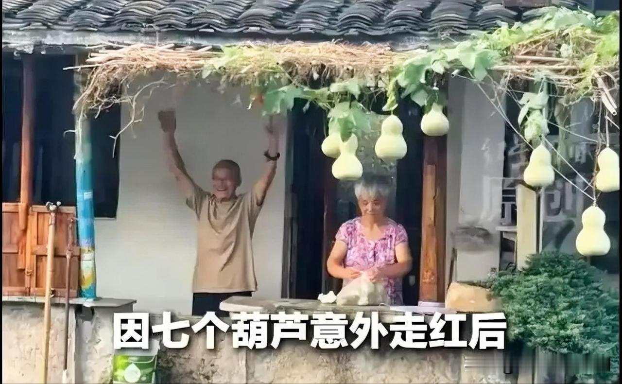 谁都没想到，现实版葫芦娃的故事明年可能要暂时画上句号。
绍兴书圣故里的陈金敖爷爷