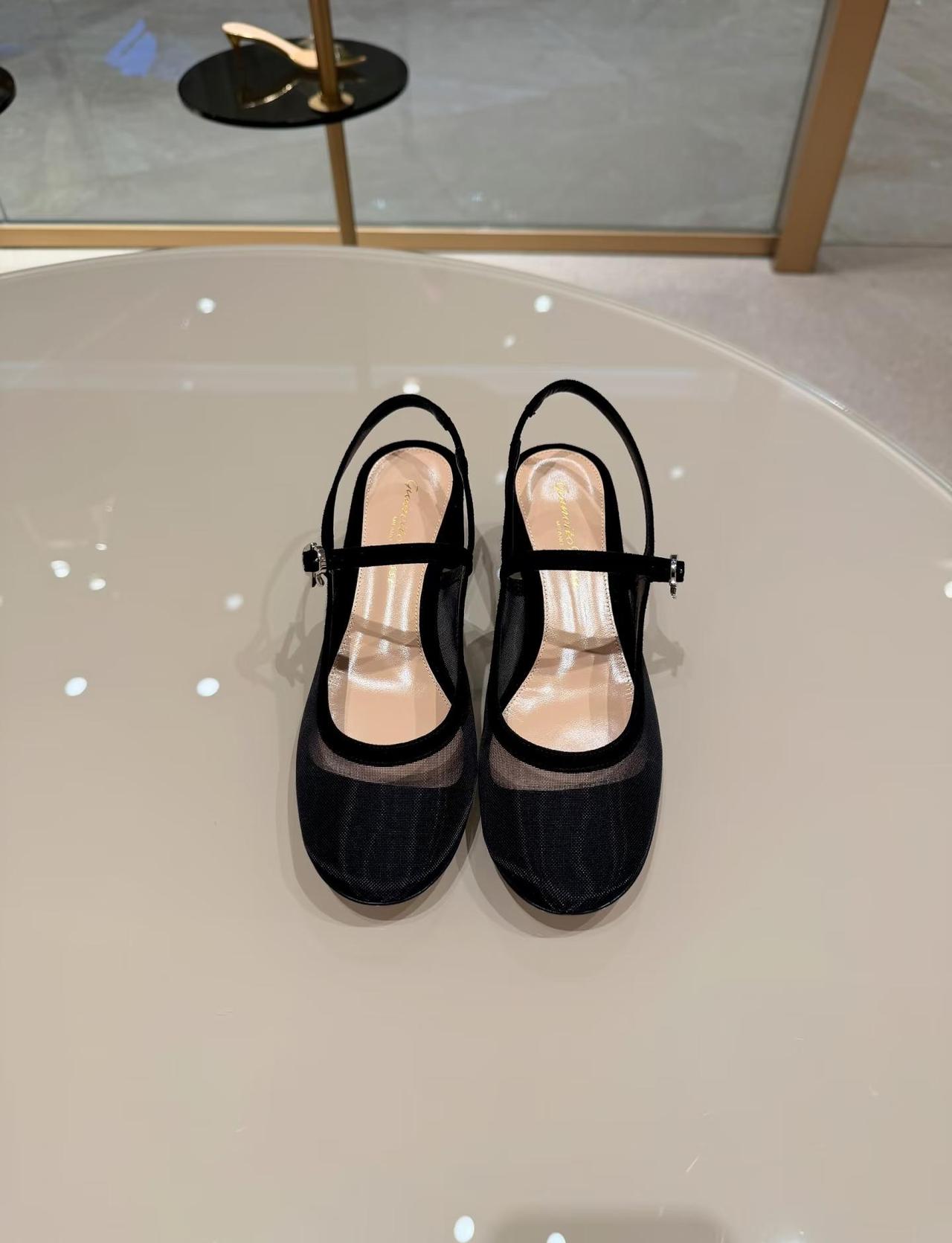 黑色网纱玛丽珍～小粗跟凉鞋
GianvitoRossi 美鞋分享 超舒适的高跟鞋