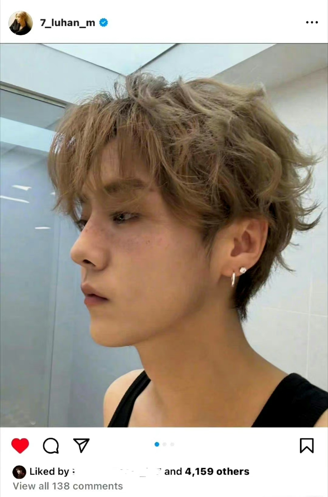 同样是金发雀斑妆，感觉这一次张艺兴要比鹿晗帅很多 ​​​