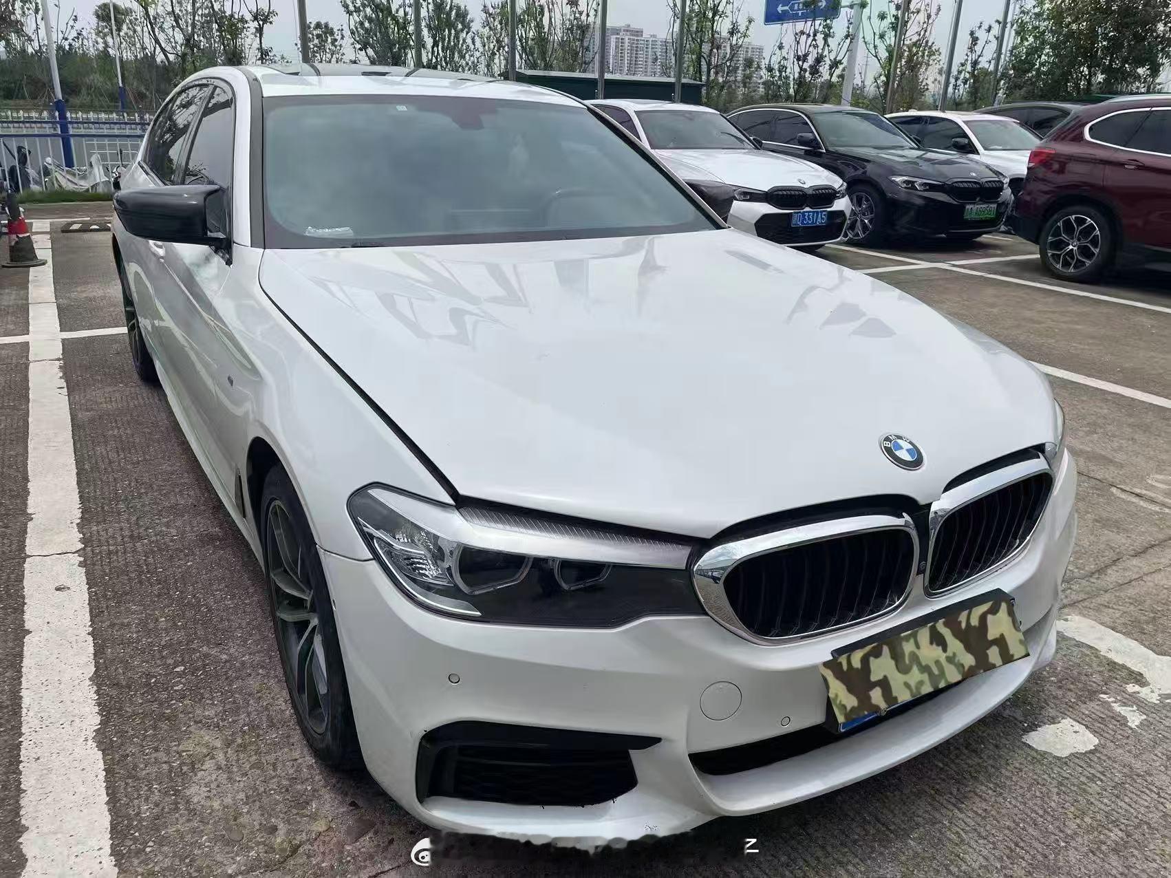 20年宝马525LI、右前门喷漆，前杠更换，14万公里。一口价15.8，捡漏的来