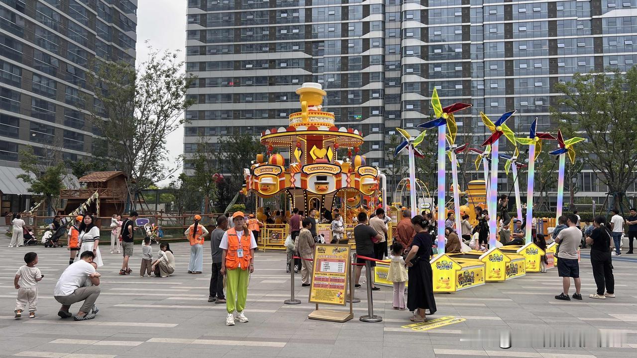前台小姑娘“冒充”了我，公司却没开除她。
公司临时有个重要客户来访，负责接待的经