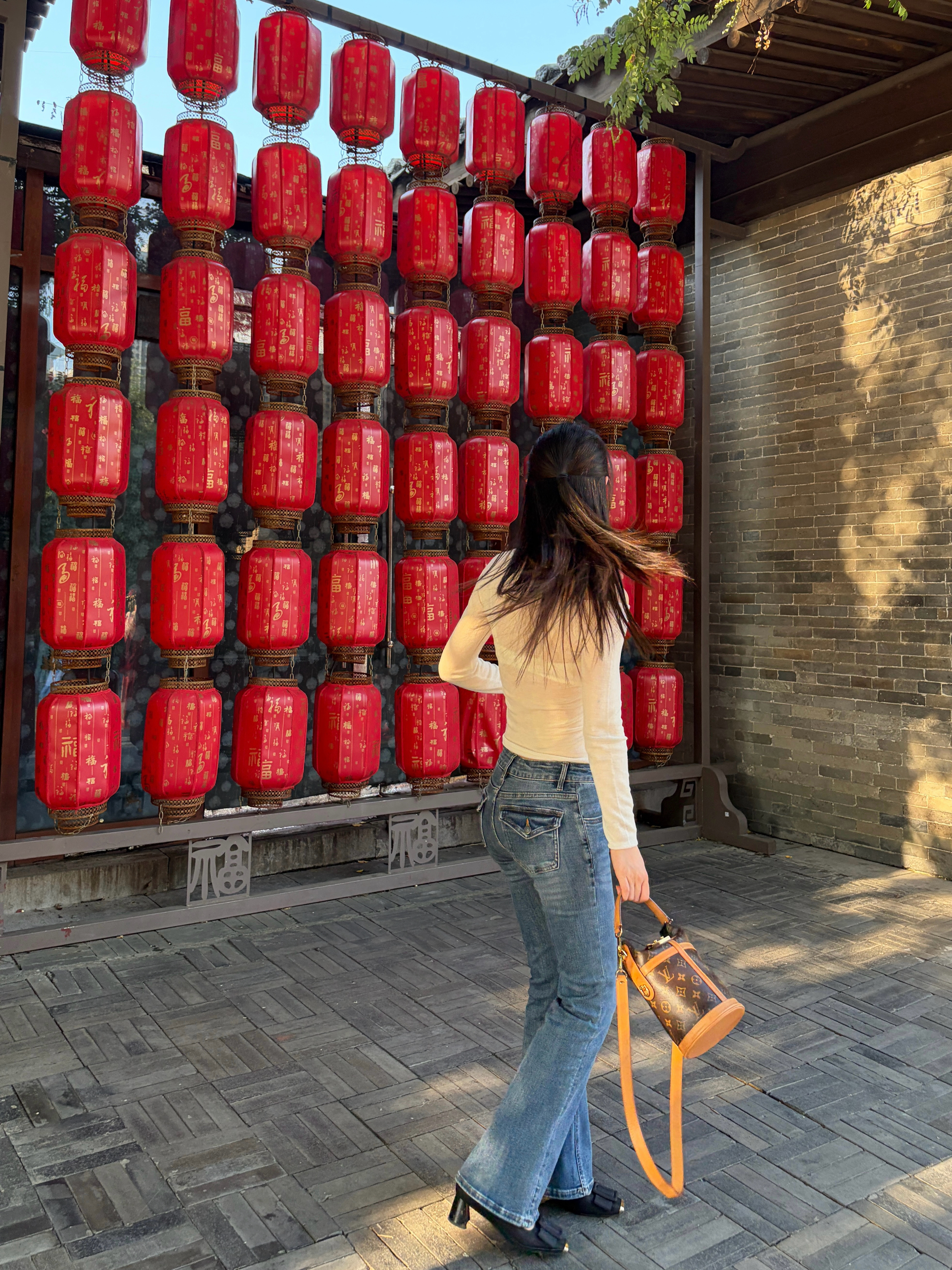 来了两趟，为了看天女散花今天穿什么  ​​​