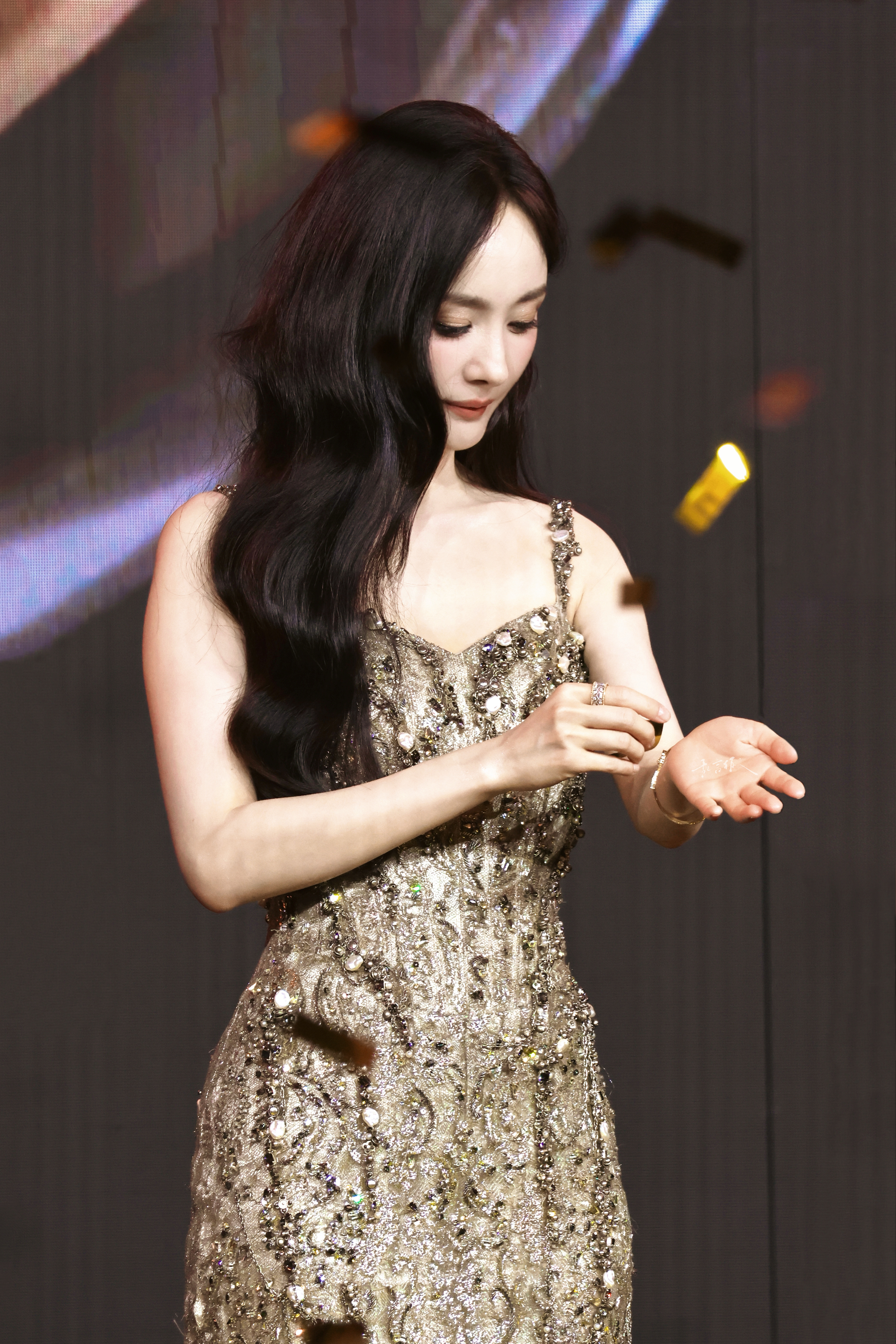 杨幂[超话] ym杨幂0912生日快乐 晚安💤如果有些人平白无故的从你生活中消