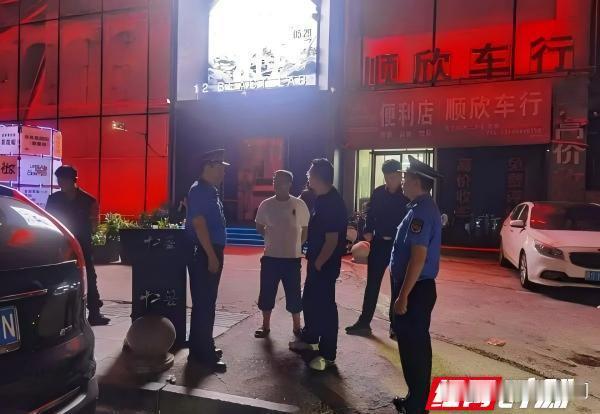 楼下夜宵店刚开音响，家长电话就打到了12345。高考快到了，娄底城管环保执法大队