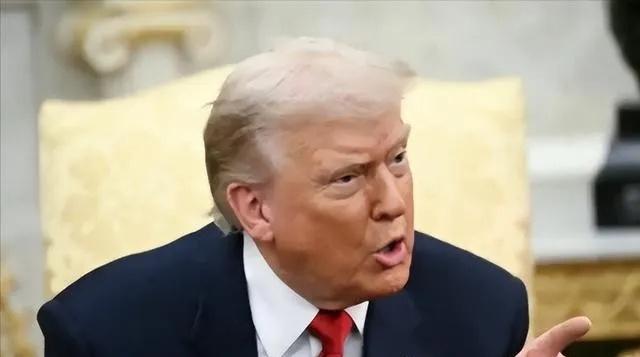 甩锅式对华叙事
特朗普谈起中美关系时，最常用的一招就是“怪前任”。在他的说法里，