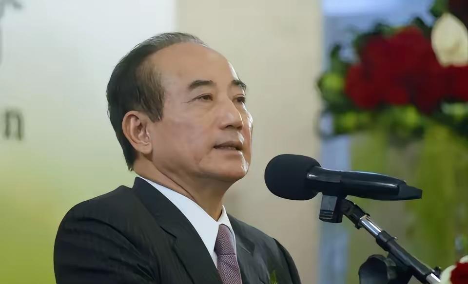 昨日，年过八旬的王金平铿锵表态：主权归一，防务外交归中央，民生经贸诸事皆可协商。