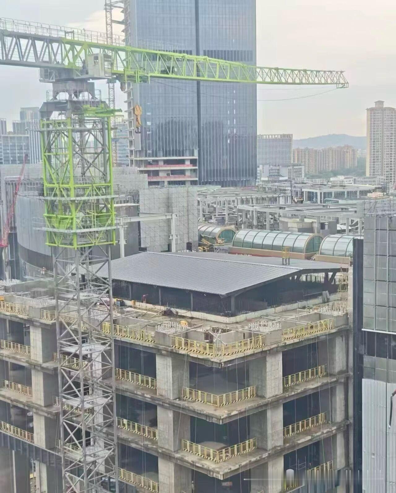 东莞第一高楼

东莞第一高楼已经戴上帽子了，到底是什么意思，还建不建？之前说的等