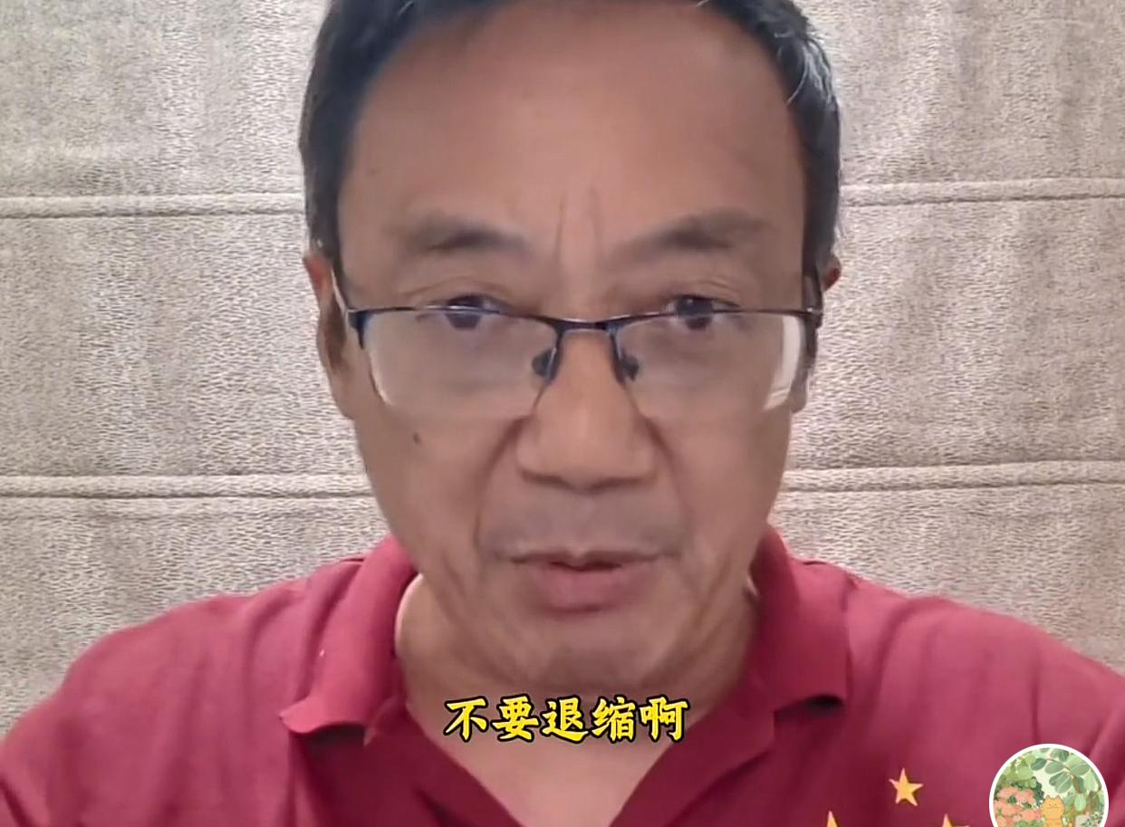 胡老师没有回应汤家凤的邀请，却转身花不少时间去回应项立刚对他的评论。不过这次，胡