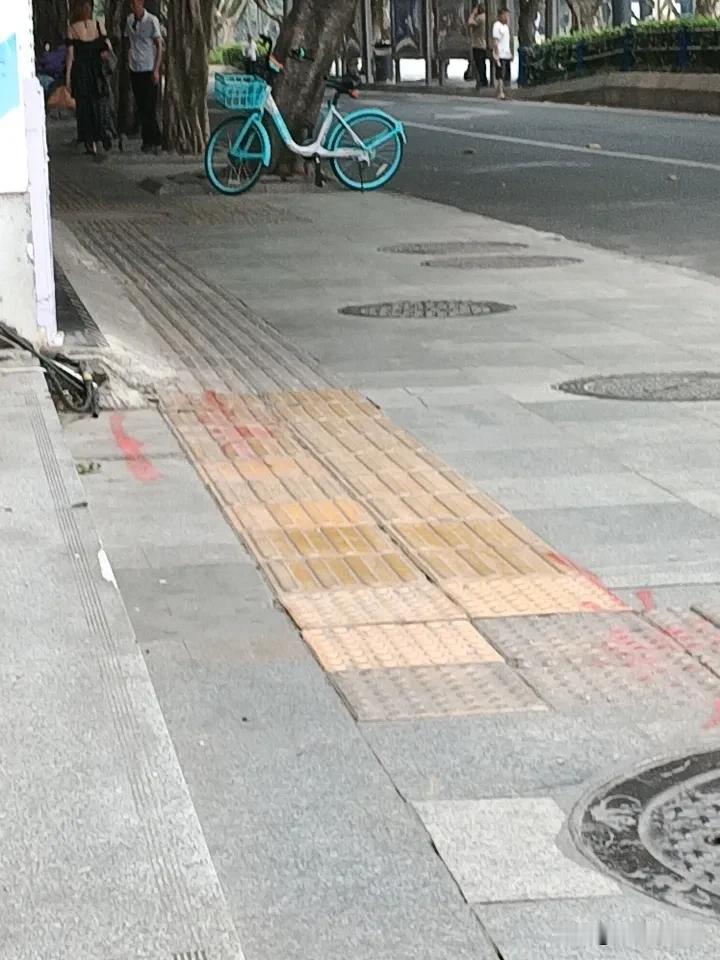 我极认同
“健康是最大财富”这观点
如我朋友
从前身体特棒
工作拼命业绩佳
却累