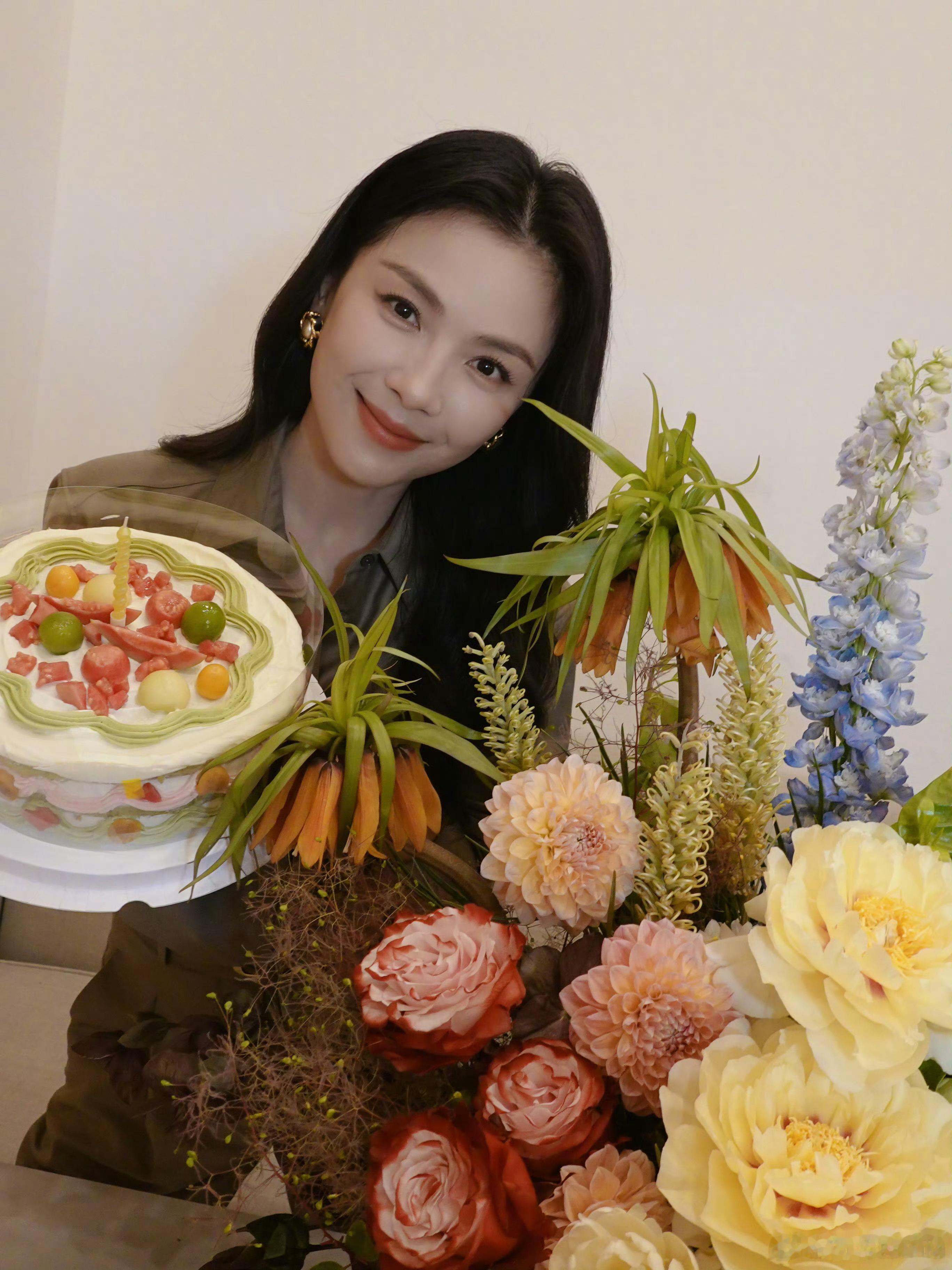 刘涛哑巴爱人🔨了，上巳节给小靶送芍药，文案还是爱你们哟始于心动，终于白首不是，