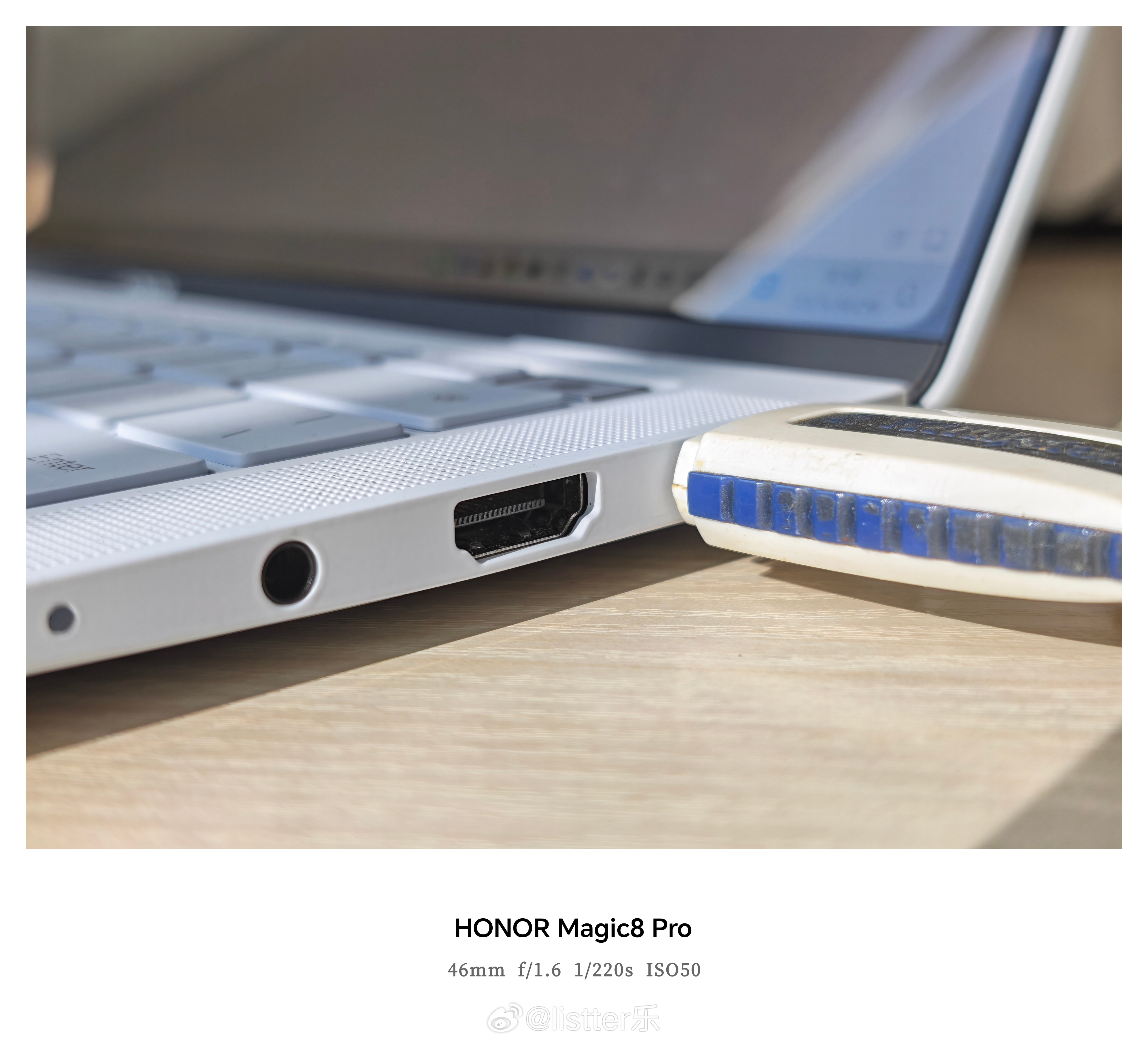 现在很少有厂家这么坚持不妥协了！荣耀MagicBook Art14本身就够薄的了
