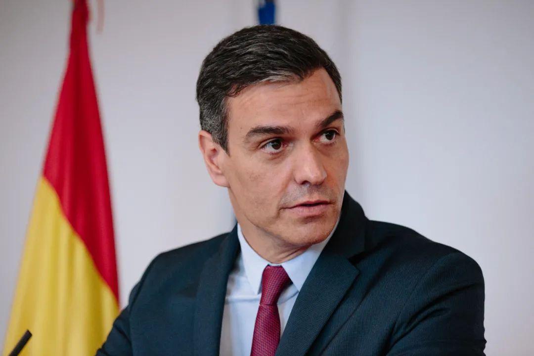 这才是有骨气的领导人，3月25号西班牙首相桑切斯在众议院当着全国人的面，霸气亮明