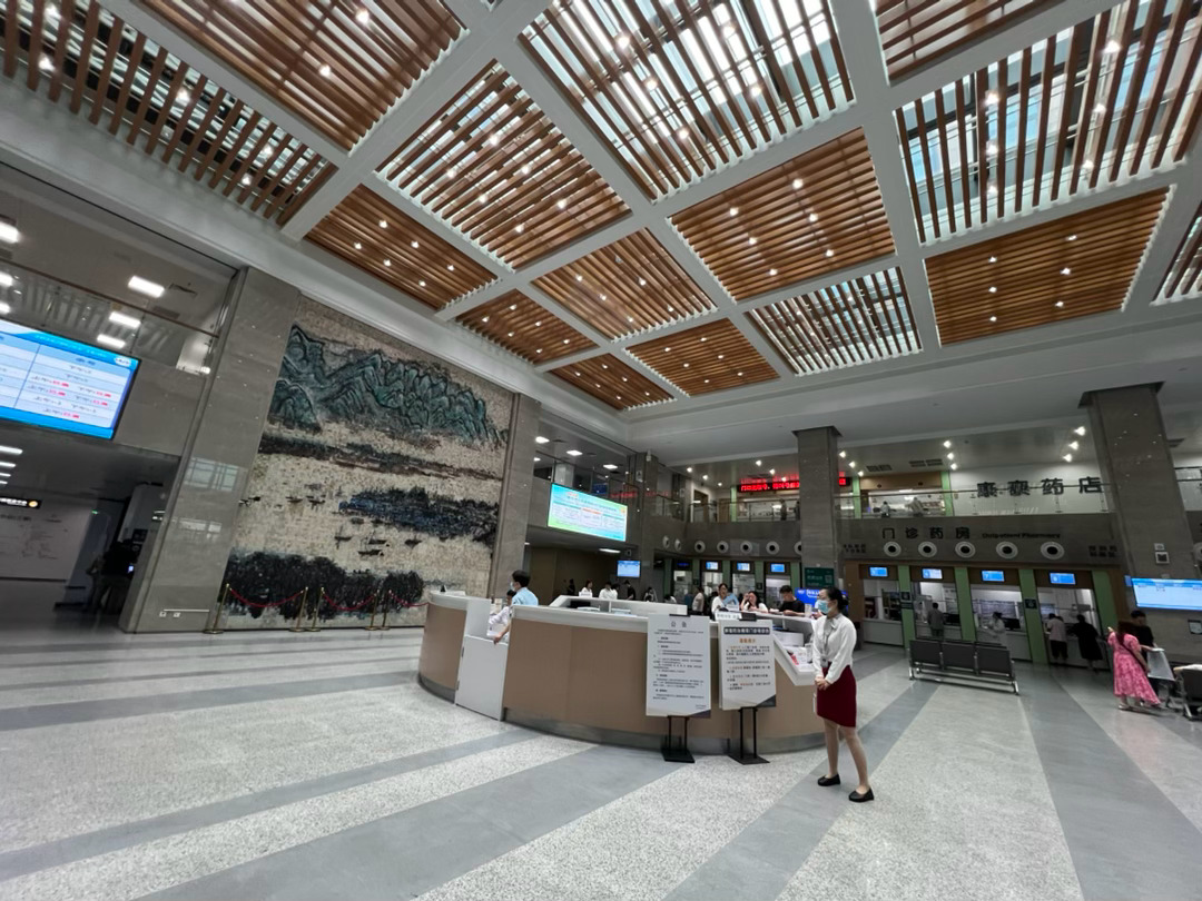 今天太忙，此刻匆匆忙忙赶到宜兴市人民医院 宜兴·宜兴市人民医院新院区