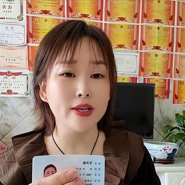 太惨了！山东曹县的梅姐嫁入婆家十五年、勤恳生养三个女儿，到头来竟撞破丈夫和瘫痪大