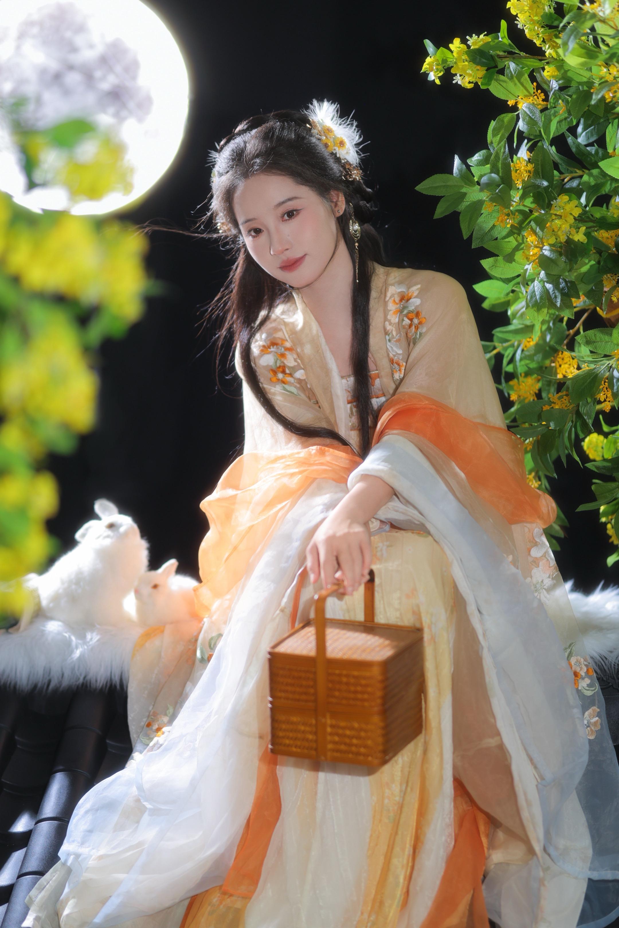 海上月是心上月，眼前人是心上人。中秋