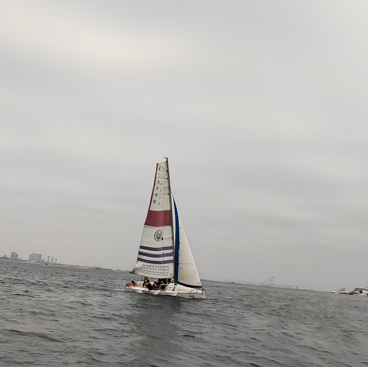 看头条知晓台湾：
郑丽文的智慧与口才着实一流，在台湾难有匹敌者。她讲话从不依赖稿