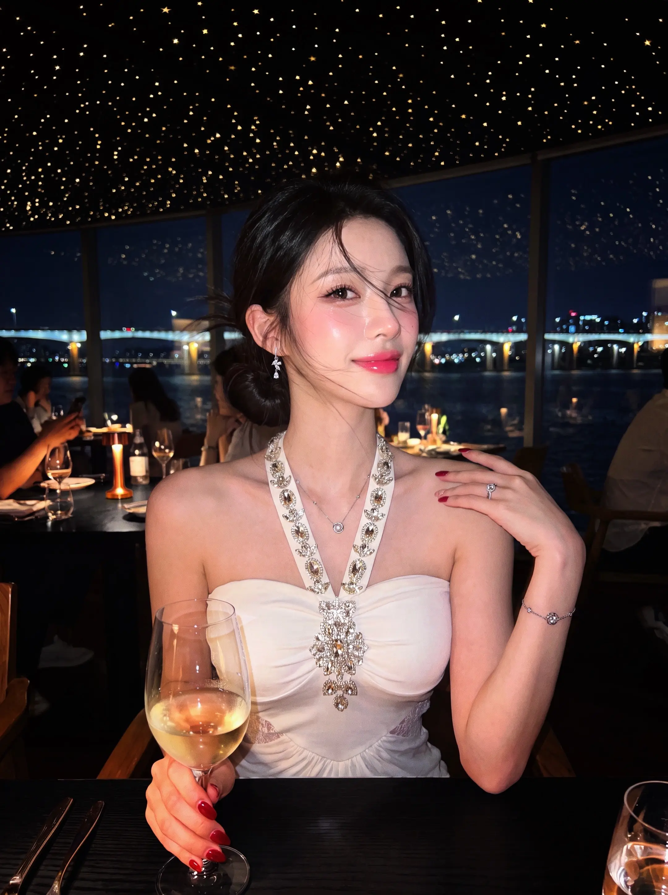我们好像没有明天了  但没关系 我们还有以前