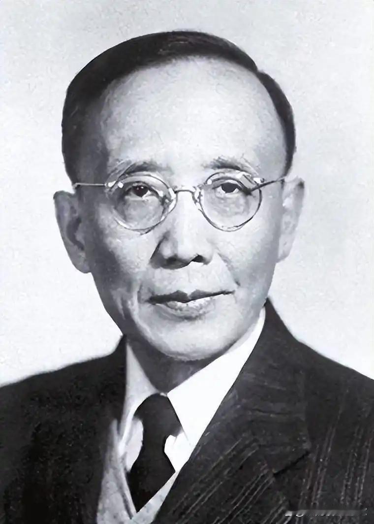 1941年，郭沫若在重庆古玩街闲逛，花10元钱买了个铜老虎，拿回家鉴定后发现：“