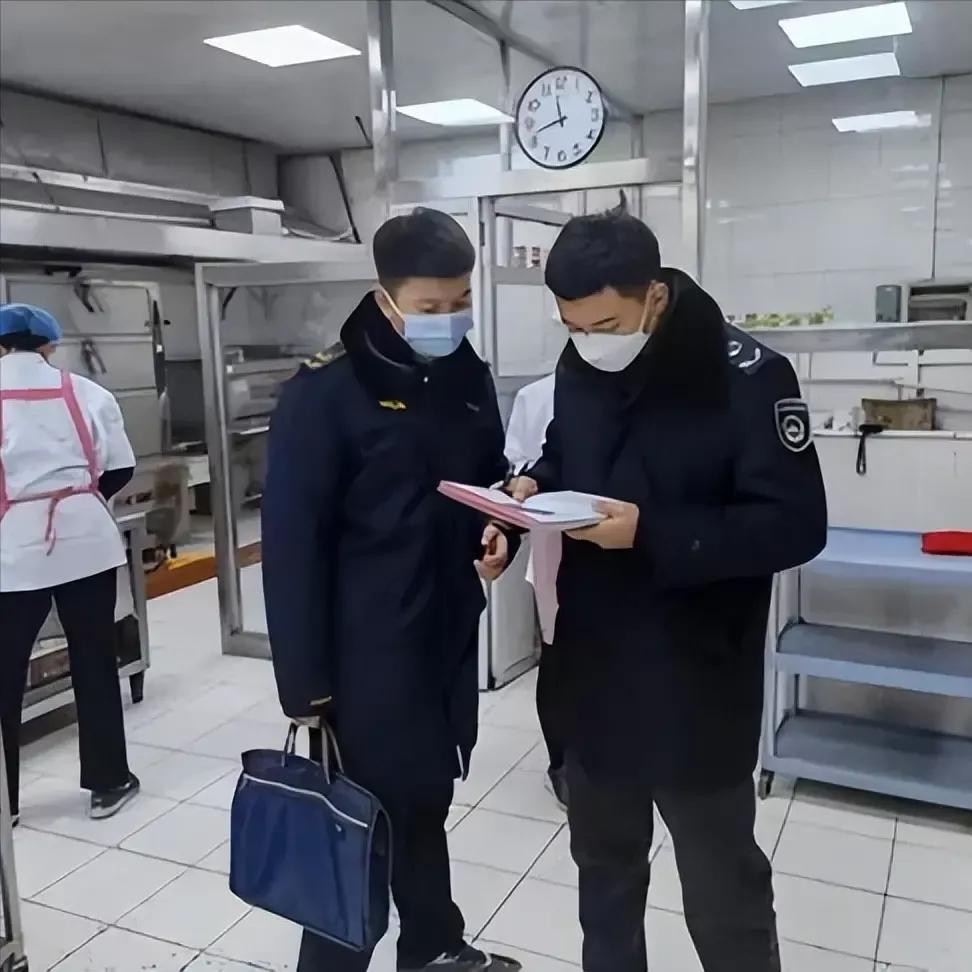 重罚民，轻罚官已经是真的了？农民工搭伙做饭都被处罚15万！虽然是多年前的事，但也