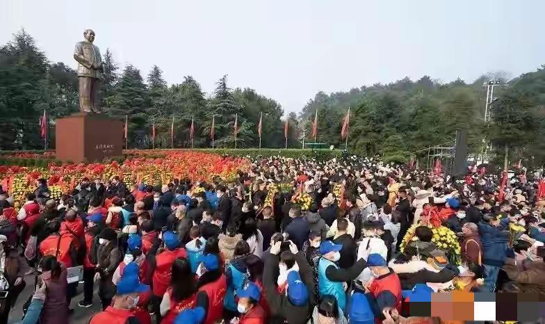 时间终证伟人初心，一草一木皆藏人民深情

四十年来，中国最大的变化就是，真理得到