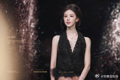 站姐拍的陈都灵 站姐拍的陈都灵真的是太美了！《月鳞绮纪》里的九尾狐简直太迷人了，