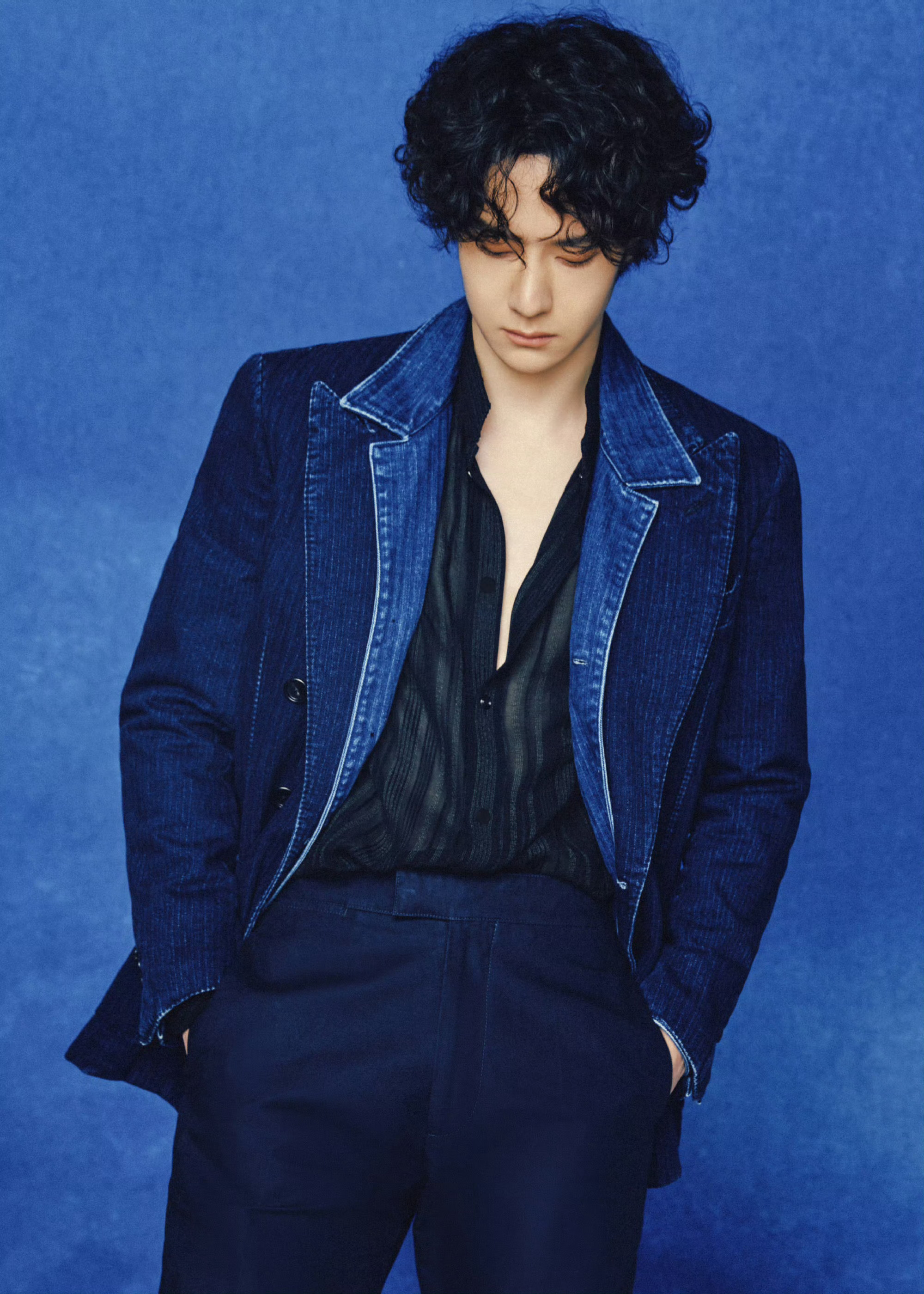 肖战王一博都穿了蓝色肖战王一博第二套都穿了蓝色 肖战王一博都穿了蓝色 