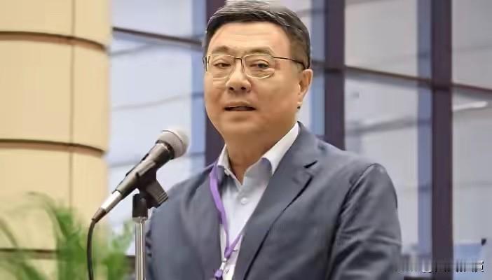看卓荣泰如何接球？昨天卓荣泰突然提出到了时机成熟的时候，会主动跟对方提出协商。