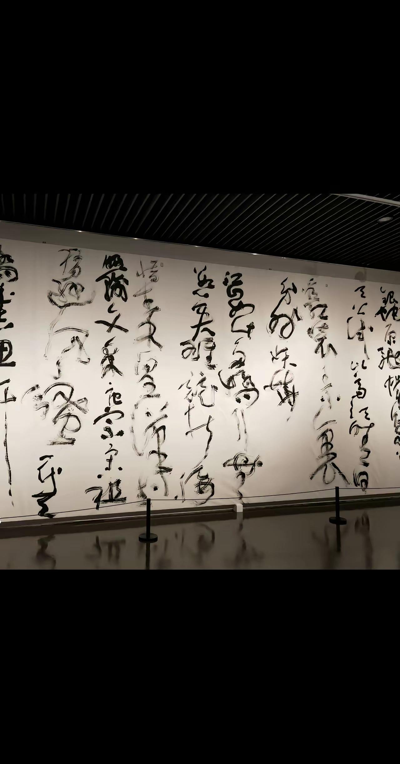 重温刘洪彪先生大草书《沁园春.雪》！2019年，刘洪先生铺纸、调墨、躬身、挥毫，