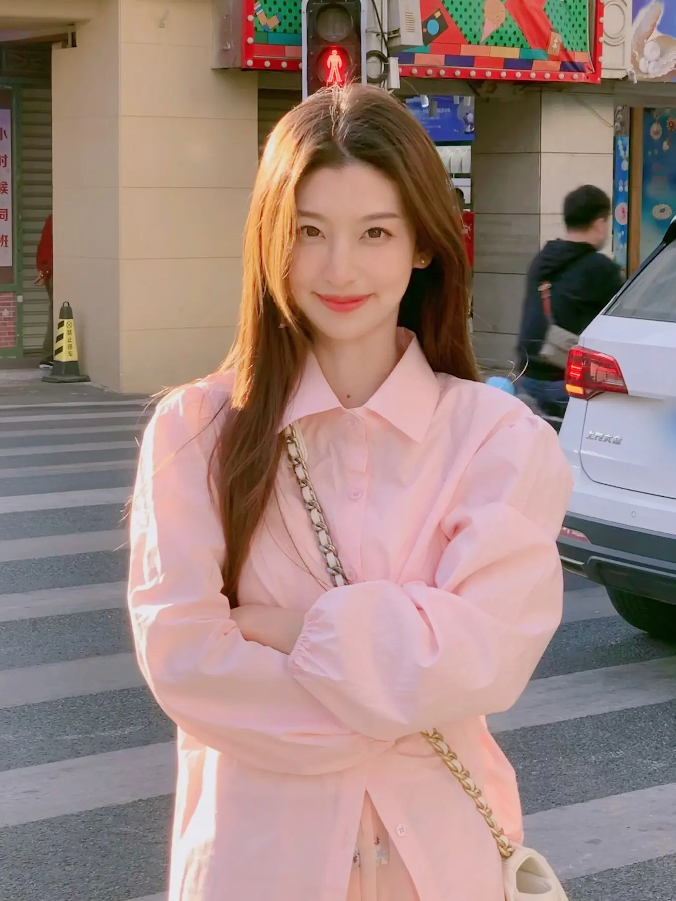 春天感觉要长出恋爱脑了。春天会降临很多浪漫哦