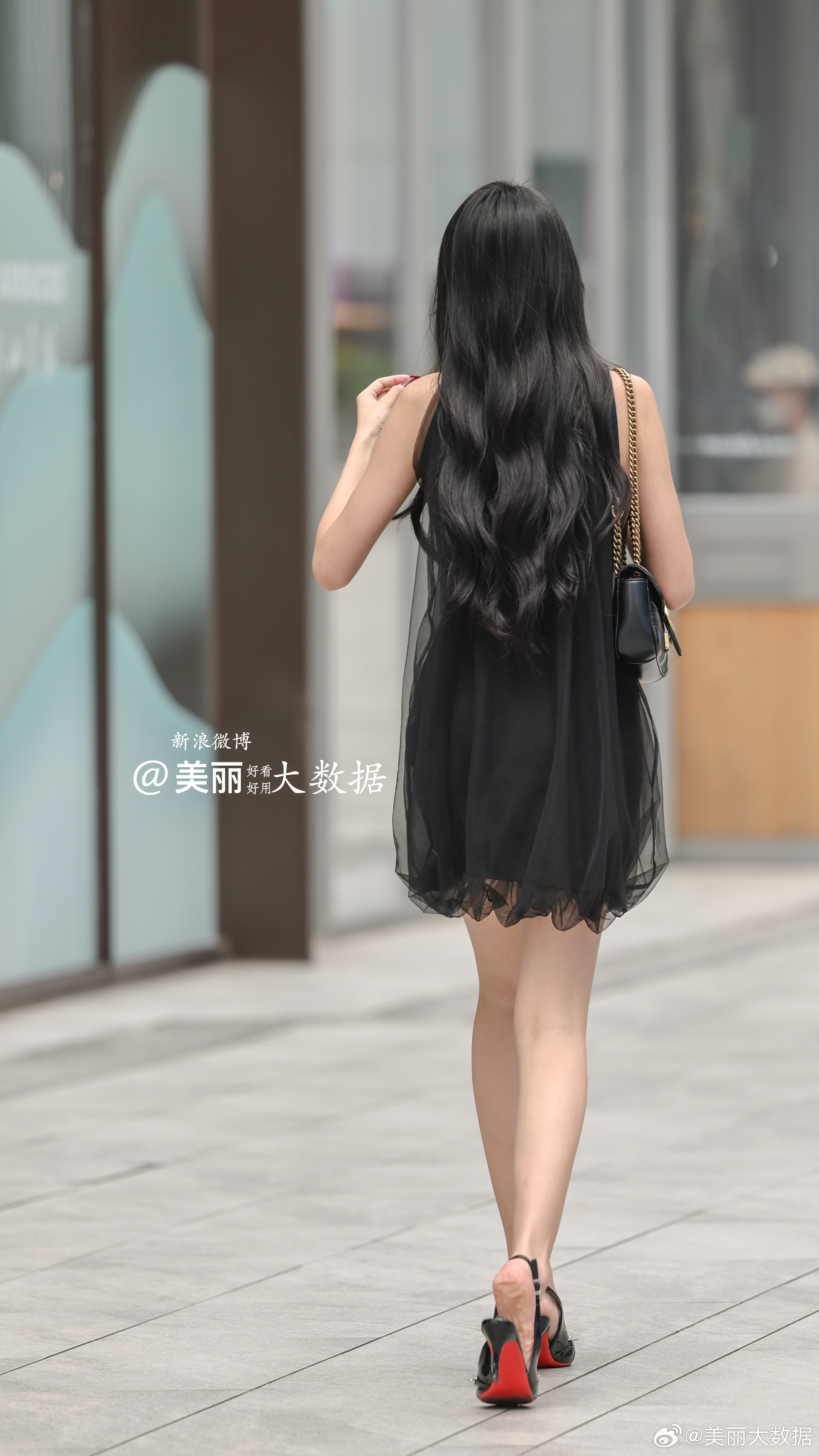 周日 ，早