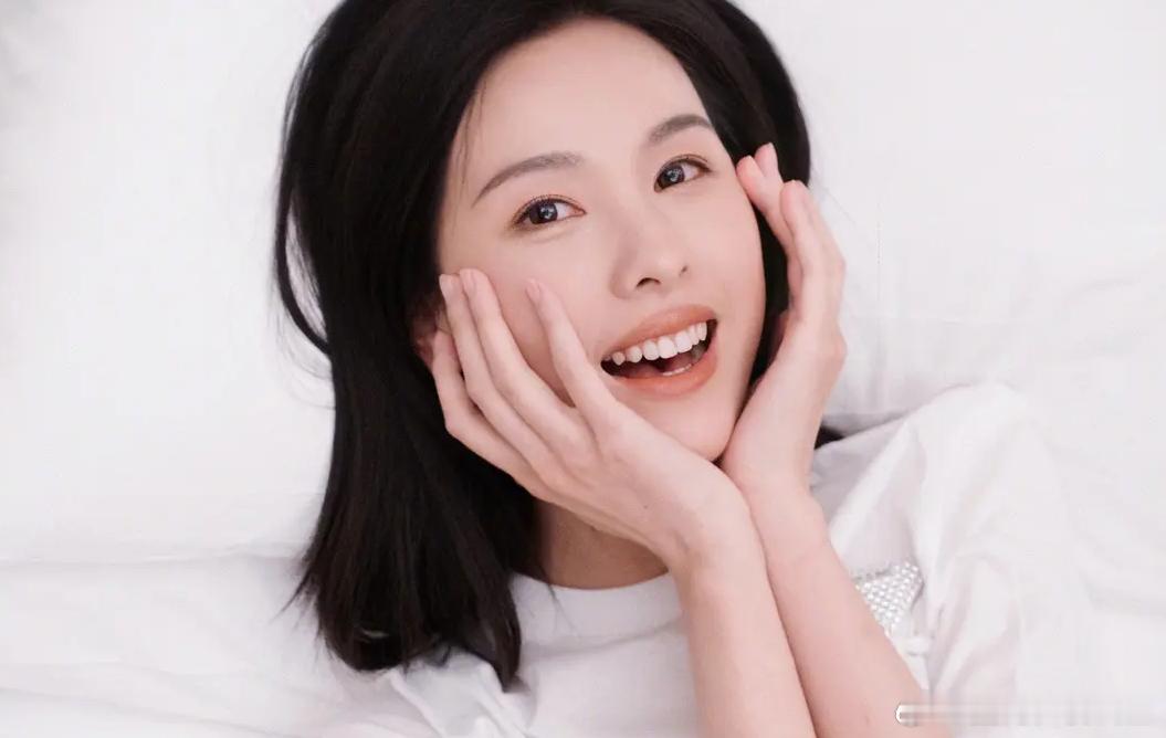 嘟嘟一笑直接甜到我心里啦[送花花][送花花][送花花]简简单单又干净#陈都灵[超