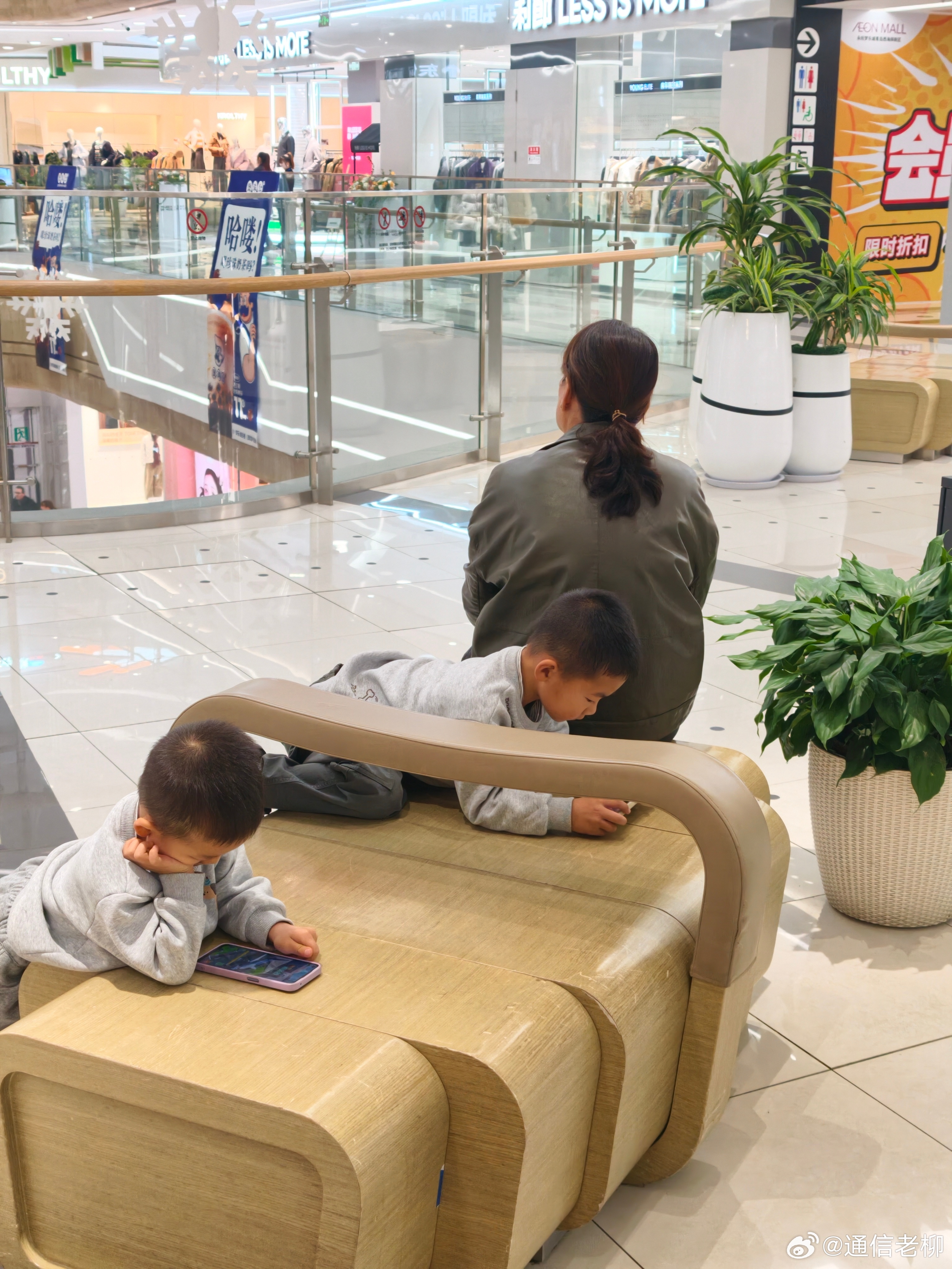 手机互联网从娃娃玩起…这代人长大了会是什么状态？ 