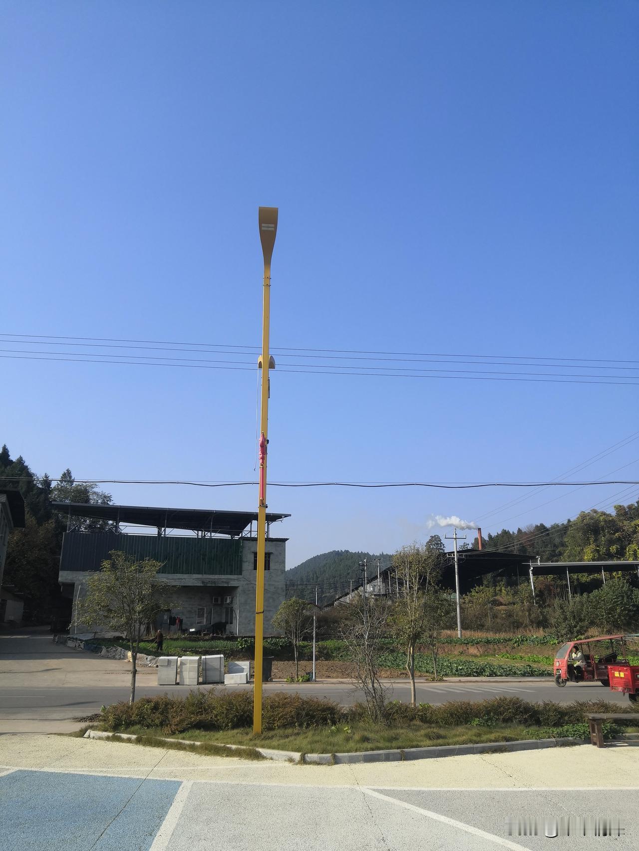 2025年12月15日下午3点左右的时候来到了中江县农村乡镇广场，看见如此美丽的