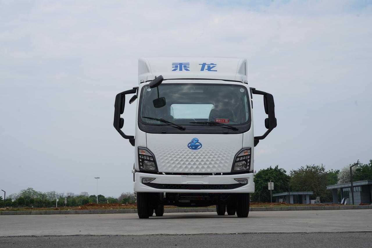乘龙小卡车又来咯，乘龙翼威2 CNG增程轻卡重磅来袭！小型精悍，搭载1.5T增程