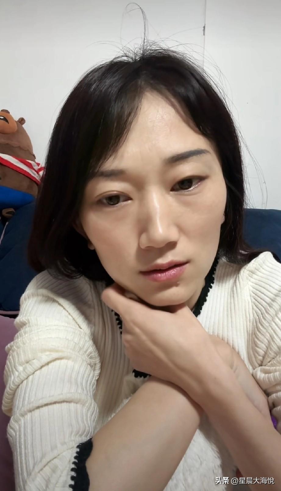 厉怀远媳妇林丽昨天开播澄清，那两个视频不是她删掉的，
只是视频被那什么了，现在她