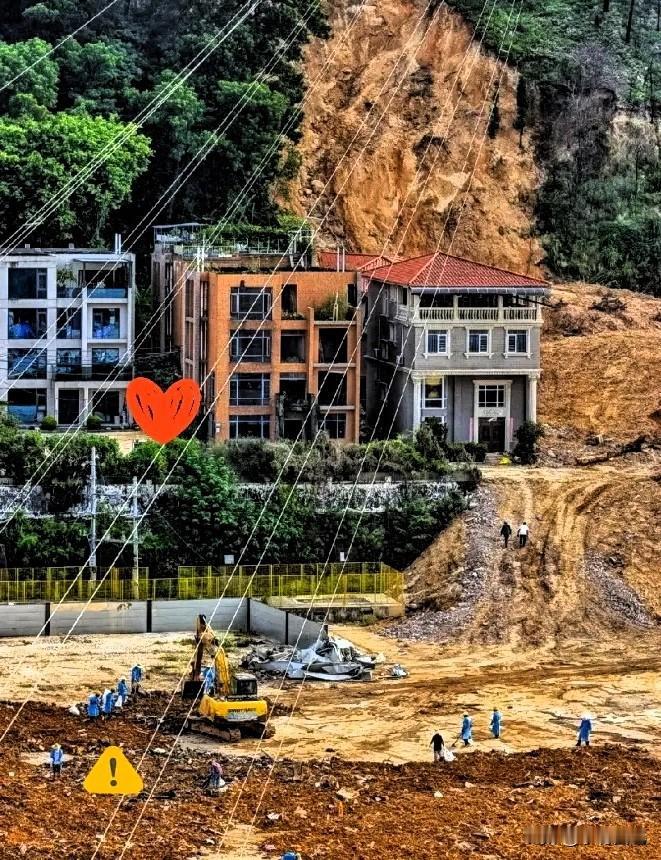 山体崩塌前近一小时，网格员挨家敲门劝人转移，不少住户嫌吵闹指责她多事，她依旧坚持