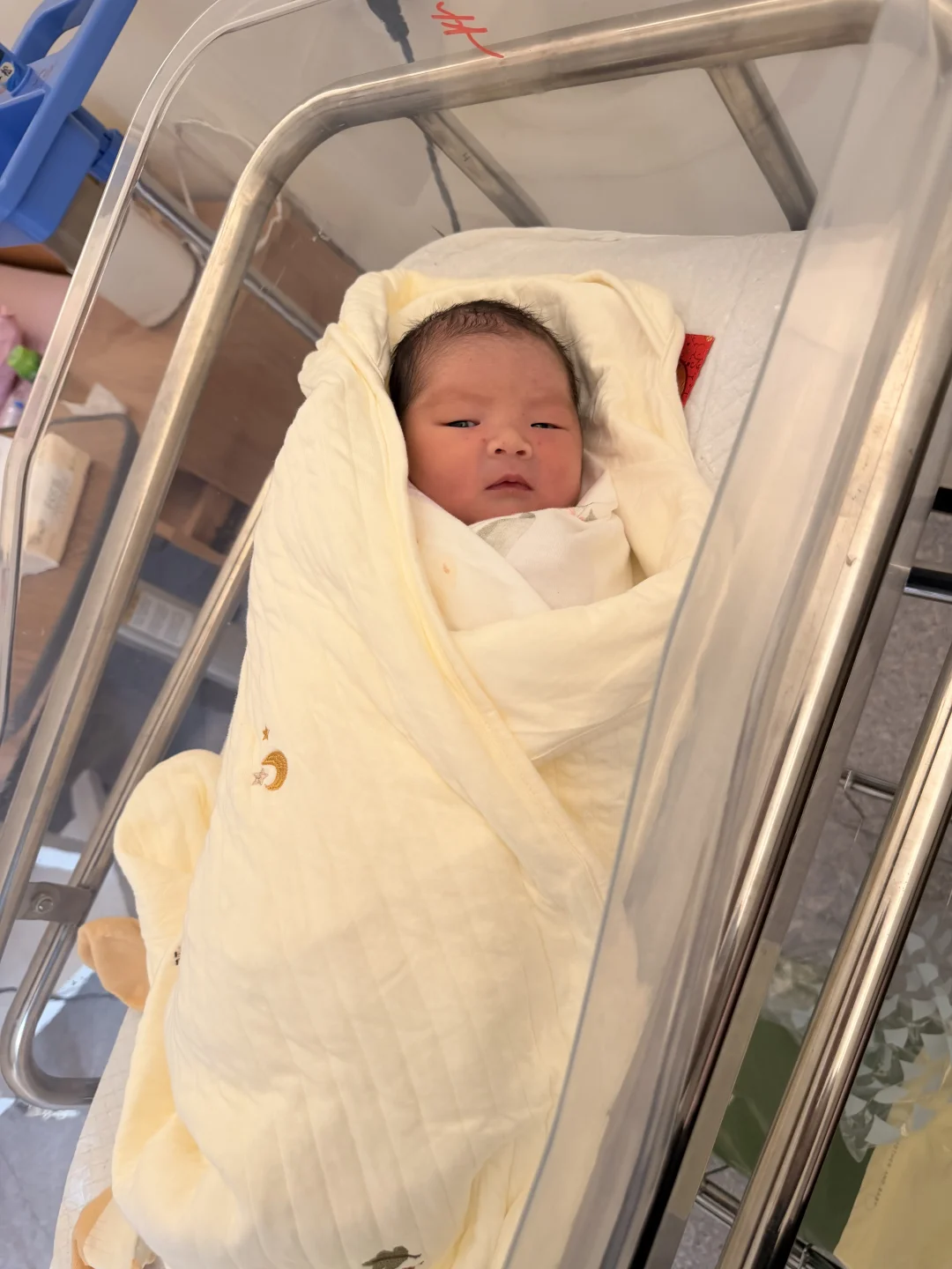 39w已生女孩，不要带太多去医院。