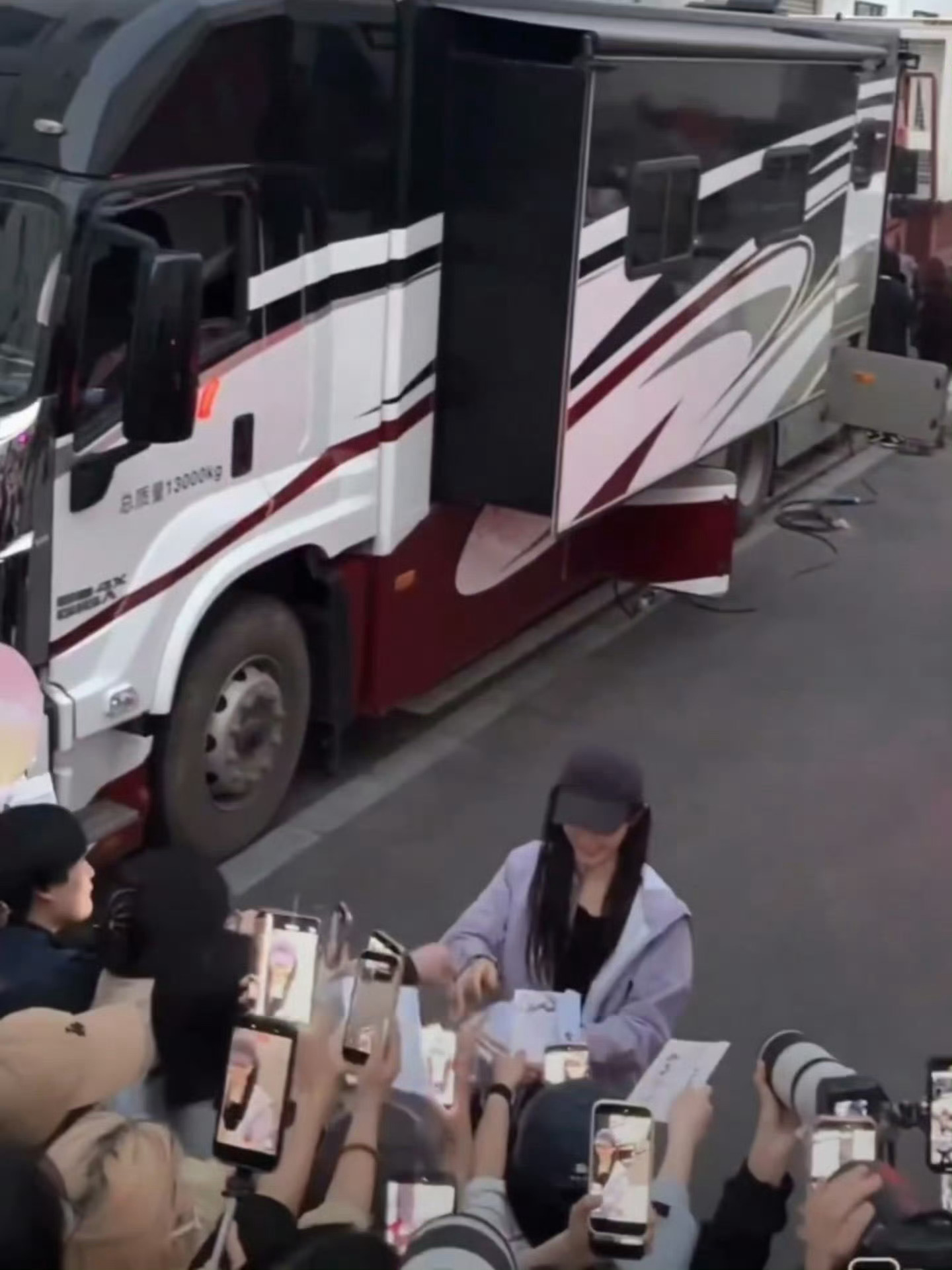 田曦薇 你够了 不要再散发魅力了 我吃醋了 田曦薇嫁金钗杀青