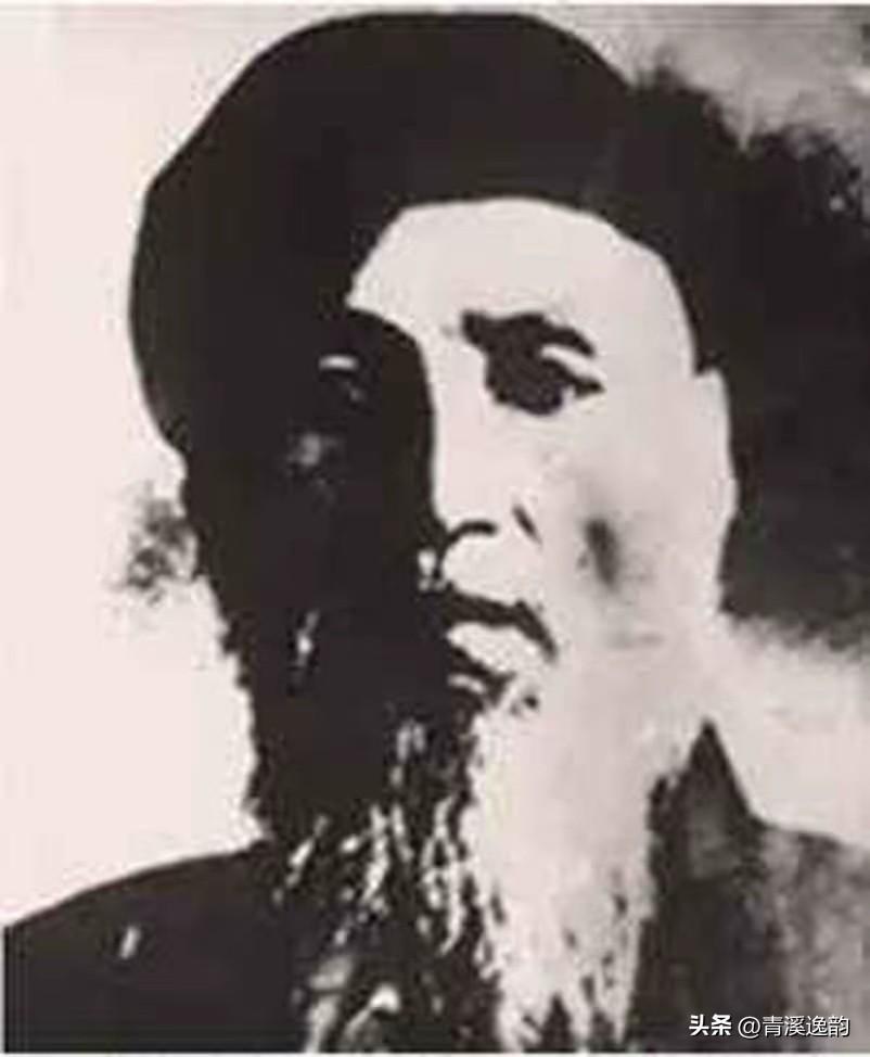 1937年西路军身陷绝境，周恩来倾尽家底并请出马步青恩师马德涵，这位老先生孤身入