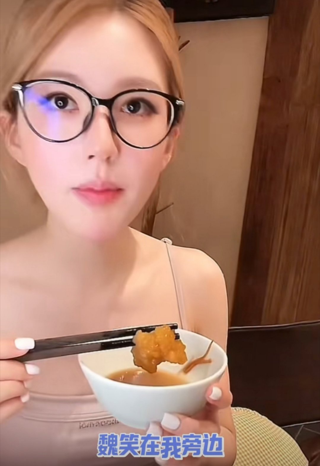 赵露思替经纪人求职 95花赵露思真的不干了？其在线替经纪人求职：“哪家艺人需要经