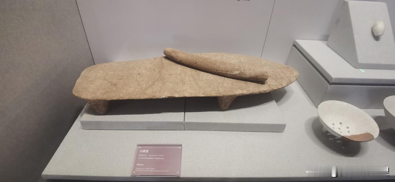 个人认为，秦代以前很难做出面条和疙瘩汤。四千年前喇家遗址出土的小米面条，更像是特