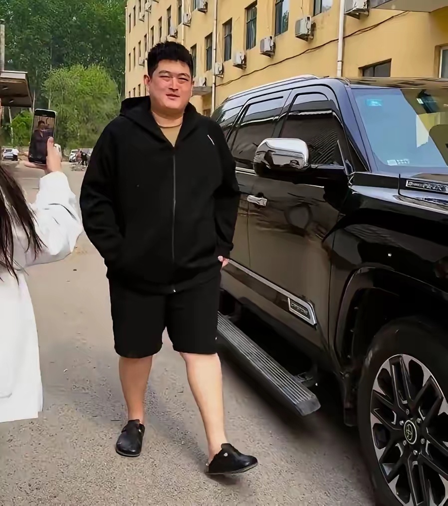 赵本山儿子的座驾，130万不很贵但特别难买！这种大尺寸的SUV，在沈阳这车型一共