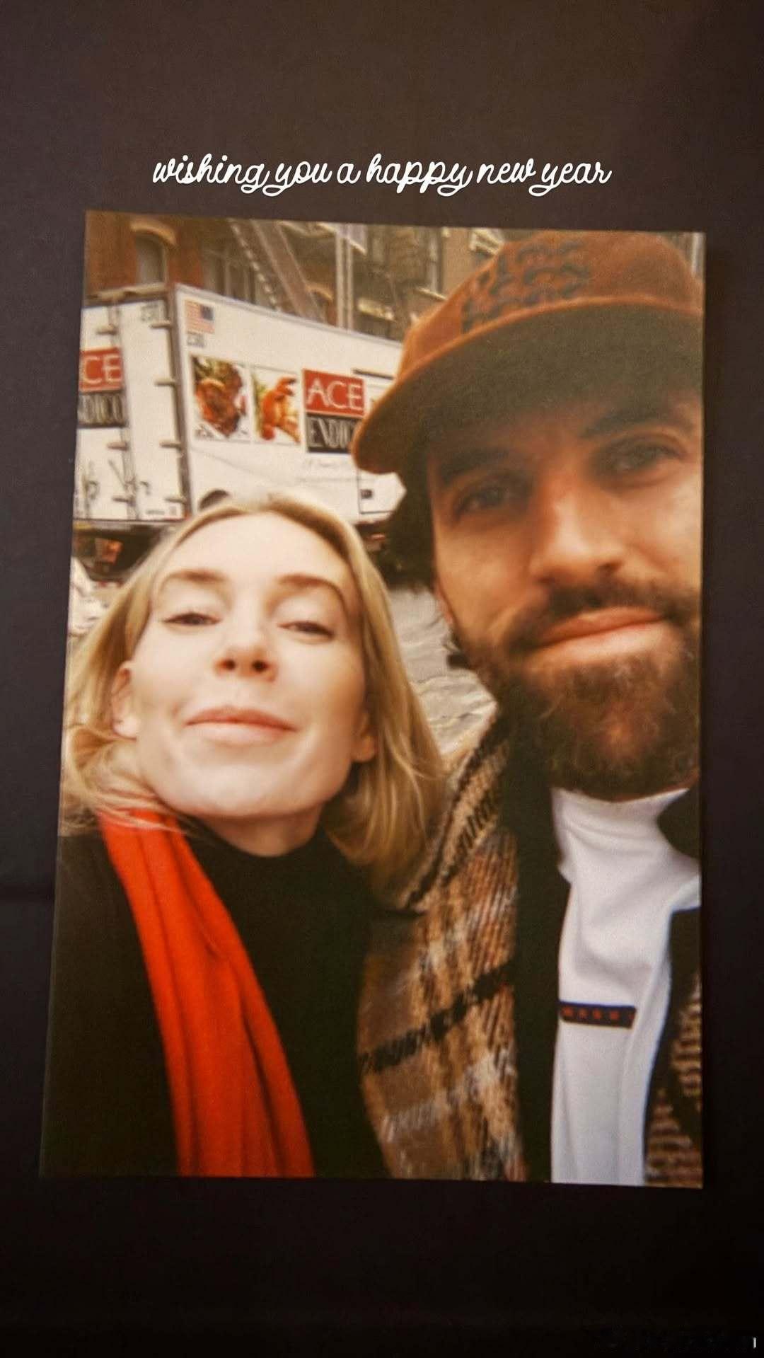 Vanessa Kirby凡妮莎柯比的未婚夫Paul Rabil晒出两人的自拍送