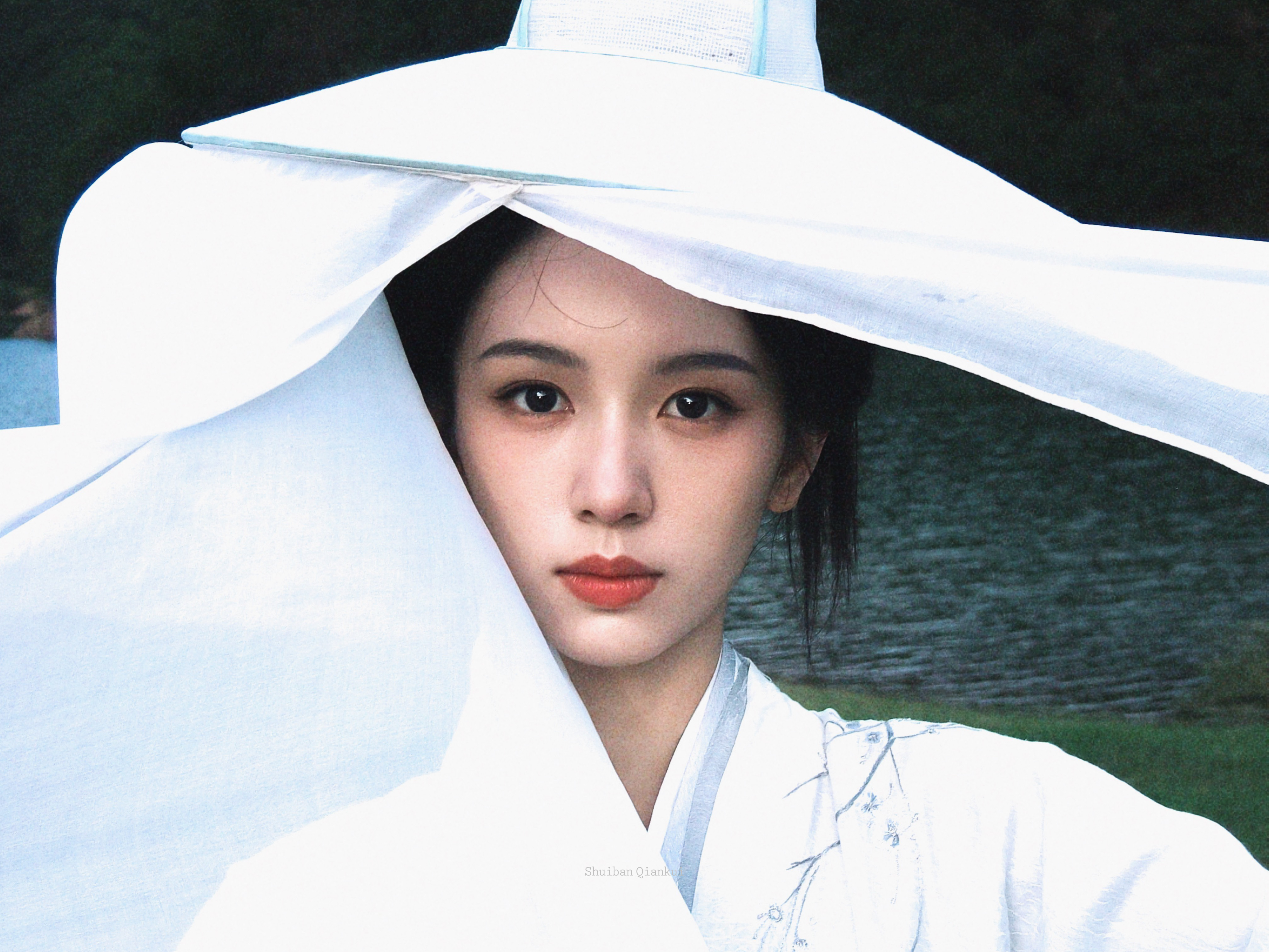 素净一张脸 