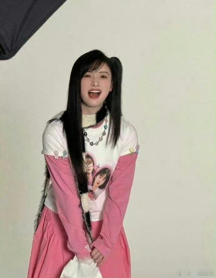 终于知道为什么沈月在外网那么受欢迎了，完全是日系美少女 ​​​