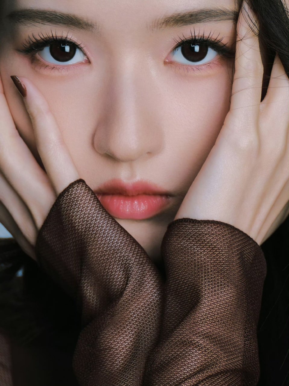 王玉雯 奶茶是给我的吗王姐的关注点永远这么清奇，奶茶才是本命吧 