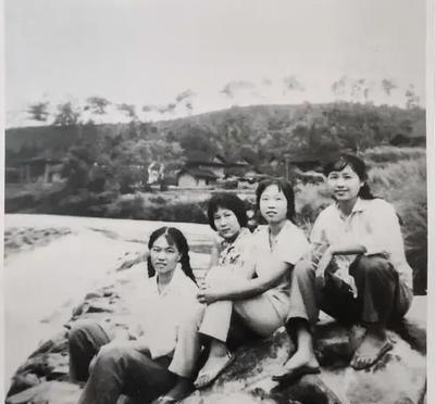 1974年，知青李根生返城。父亲说：“我已再婚，给你20元，别再回城！”李根生含
