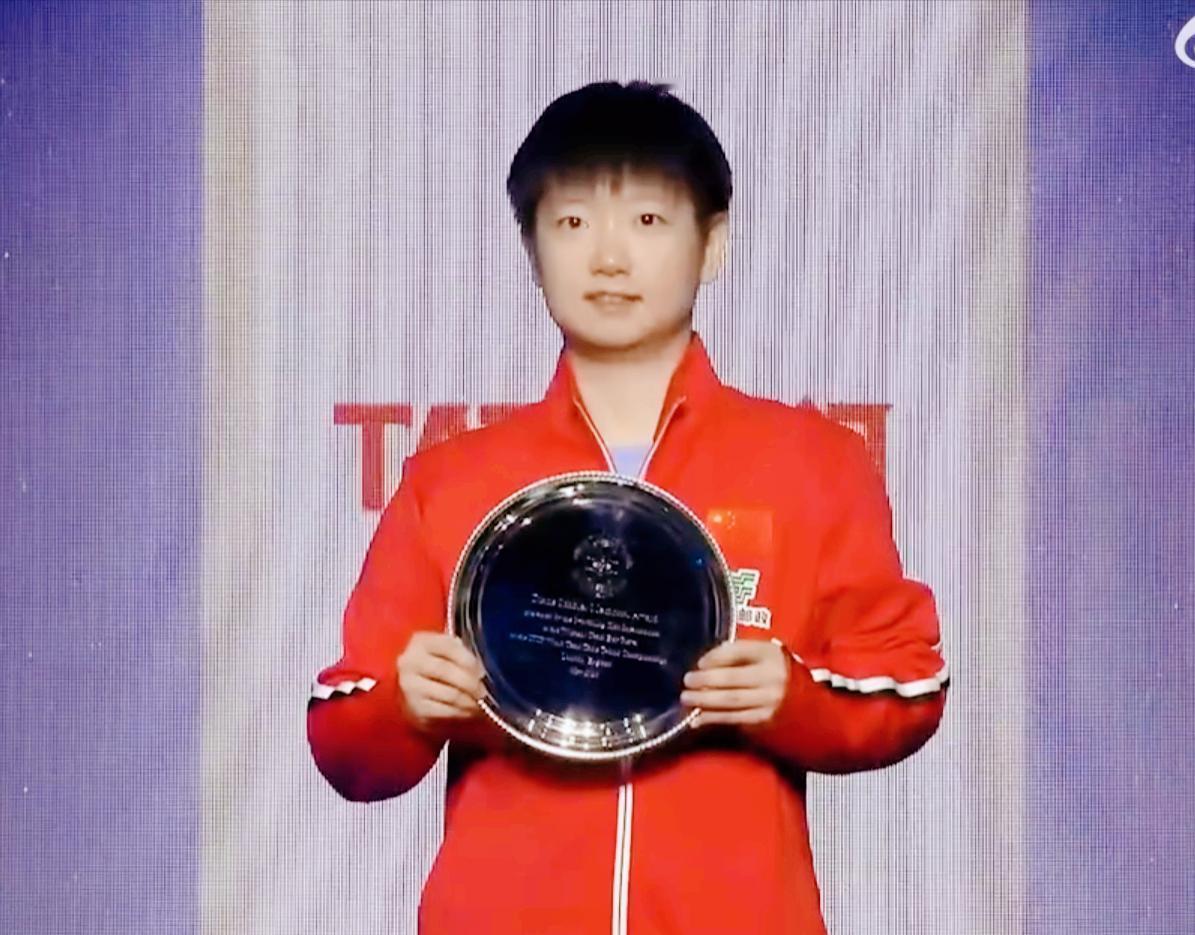 居然有人问：凭啥孙颖莎被评为最佳运动员？

就凭着中国队夺冠，
孙颖莎作为一单她