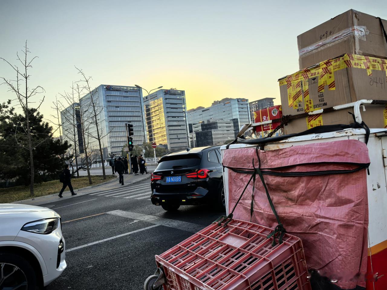 早高峰的慈寿寺桥